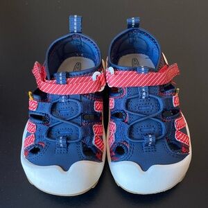 Kids Keen sandals. Toddler size 7.